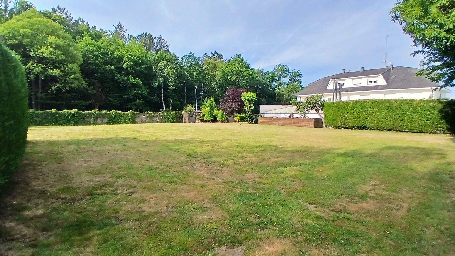 Lawned grounds at A Nova Ruta